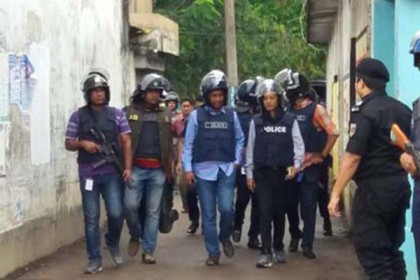 বড়হাটে 'অপারেশন মেক্সিমাস' এ গ্যাস ব্যবহার