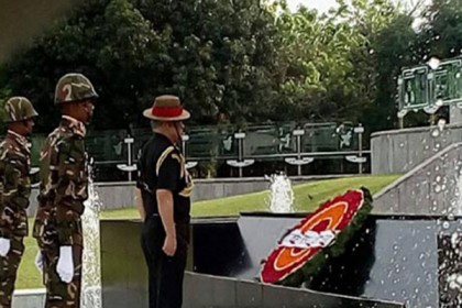 শিখা অনির্বাণে ভারতীয় সেনাপ্রধানের শ্রদ্ধা