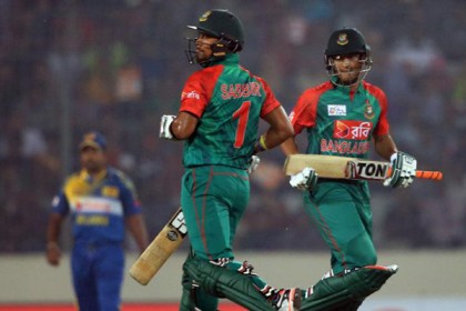 সাকিব-সৌম্যের ব্যাটে এগোচ্ছে বাংলাদেশ
