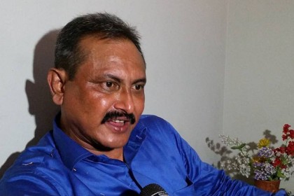 চেয়ারে বসার কয়েক মিনিট পর ফের বরখাস্ত মেয়র বুলবুল
