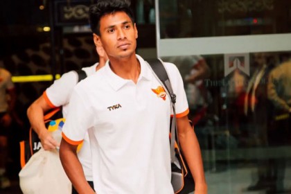 শ্রীলঙ্কা থেকে দেশে ফিরছেন না মুস্তাফিজ!