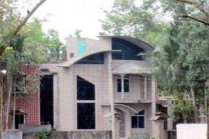 মৌলভীবাজারের বড়হাটের জঙ্গি আস্তানায় যা ছিল