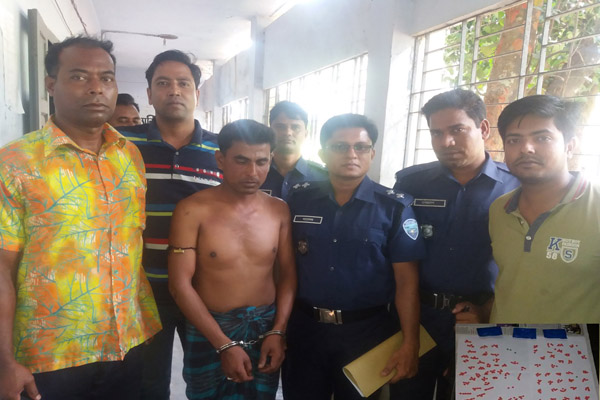লামায় ইয়াবা ও চোলাই মদ সহ গ্রেফতার ৫