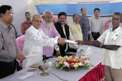 বাগেরহাটে দু'শত মুক্তিযোদ্ধা পরিবারকে ১০ লাখ টাকা ভাতা প্রদান 