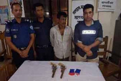 কক্সবাজারে মাদক বিক্রেতাদের গুলিতে ২ পুলিশ আহত