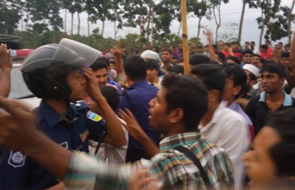 ভালুকায় মহাসড়ক অবরোধ, আহত ৫০