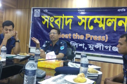 মুন্সীগঞ্জে একশ’ টাকায় পুলিশের চাকরি 