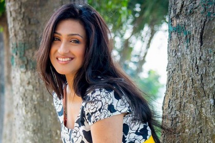 ঋতুপর্ণার বাড়িতে চুরি, খোয়া গেল লাখ টাকার গয়না