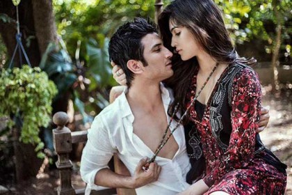 প্রেম নিয়ে সুশান্ত-কৃতির লুকোচুরি
