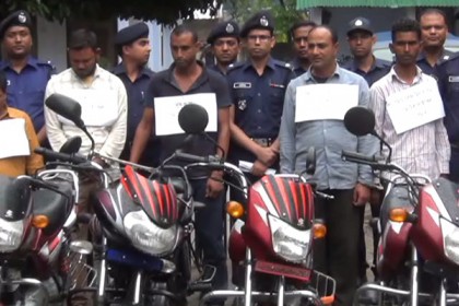 সৈয়দপুরে ১১টি চোরাই মোটরসাইকেলসহ আটক ৯