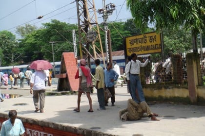 ভারতে চিকিৎসা করাতে গিয়ে সর্বস্ব খোয়ালেন বাংলাদেশি দম্পতি