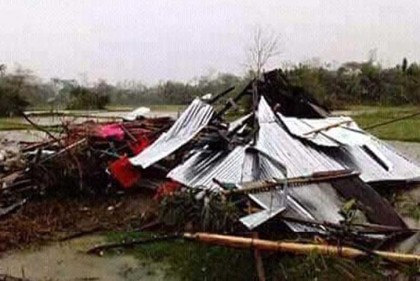 সোনাগাজীতে ঝড়ে বিধ্বস্ত ১৩ শতাধিক ঘরবাড়ি
