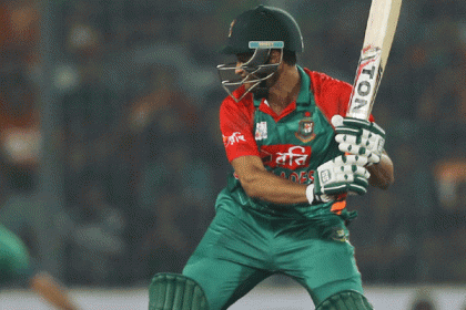 ঝড়ো ব্যাটিংয়ে এগুচ্ছে টাইগাররা