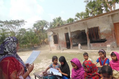 বাগেরহাটে ১৩ বিদ্যালয়ের ঝুঁকিপূর্ণ ভবনে পাঠদান