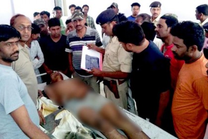 হিন্দু মেয়েকে ভালবাসায় মুসলিম যুবককে পিটিয়ে হত্যা