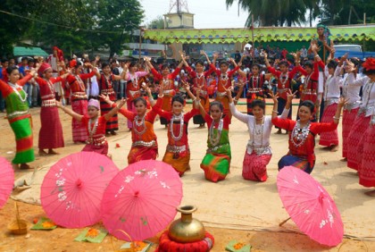 পাহাড়ে বৈসাবির উচ্ছাস