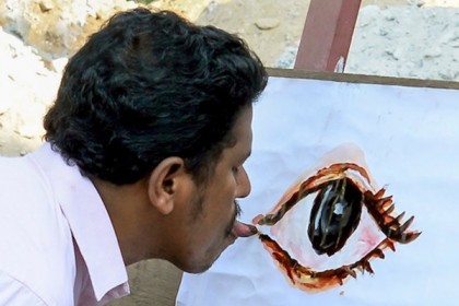 জিভ দিয়ে হাজার ছবি এঁকেছেন অনিল!