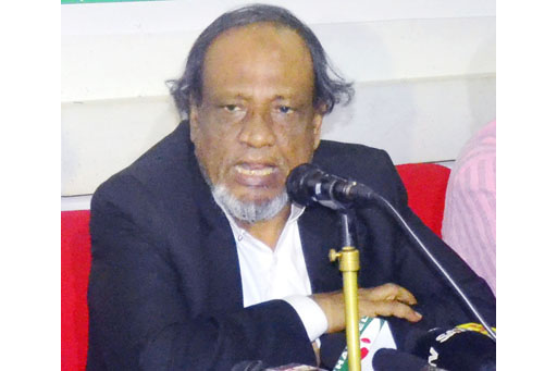বুকে ব্যথা নিয়ে হাসপাতালে ভর্তি রফিকুল ইসলাম মিয়া