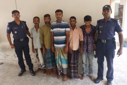 ঝিনাইদহে পুলিশের বিশেষ অভিযানে গ্রেফতার ৬৭