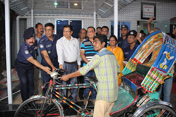 ময়মনসিংহে ৭ মাদক ব্যবসায়ী-সেবনকারীকে পুলিশের পুনর্বাসন
