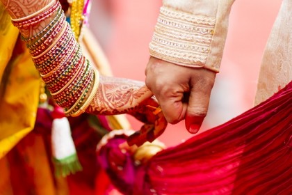 বিয়ের রাতে নববধূর অবিশ্বাস্য কাণ্ড 