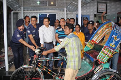 ময়মনসিংহে ৭ মাদক ব্যবসায়ী-সেবনকারীকে পুলিশের পুনর্বাসন

