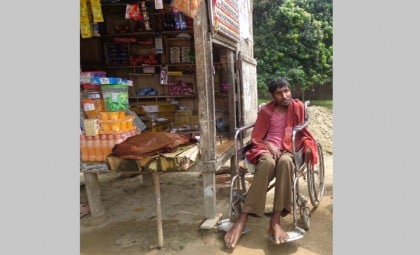 দারিদ্র্যতাকে জয় করতে জীবন যুদ্ধে আলমগীর 