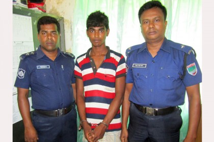 হত্যার পর স্ত্রীর মুখে আগুন, ঘাতক স্বামী আটক