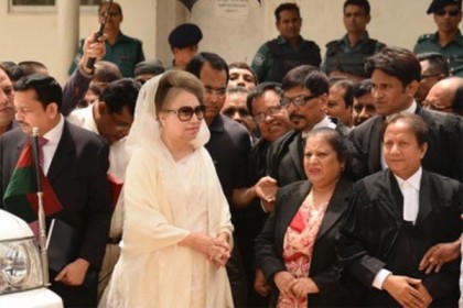 খালেদার বিরুদ্ধে আরও ৪ মামলার কার্যক্রম স্থগিত