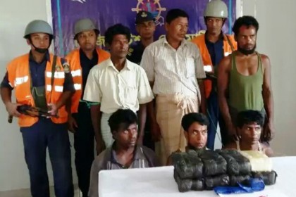 টেকনাফে সাগর থেকে ৮০ হাজার পিস ইয়াবাসহ আটক ৬