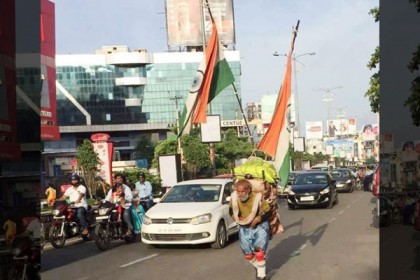 যে কারণে ৫ লাখ ৮০ হাজার কিলোমিটার হাঁটলেন বৃদ্ধ! 