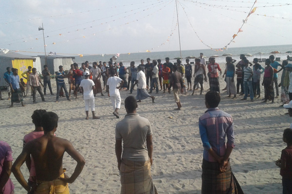 কুয়াকাটা সৈকতে জেলেদের বৈশাখী উৎসব