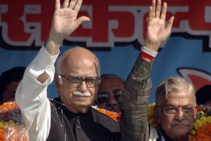 বাবরি মসজিদ ধ্বংস; আদভানি-মনোহরের বিরুদ্ধে মামলা চলবে
