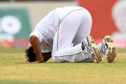 আমিরের প্রথম ৫ উইকেট!