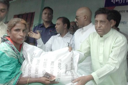 ‘বিএনপি’র নেতারা দিতে নয়, চুলকাইতে আসে’