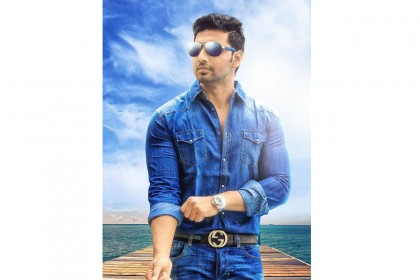 এবার পাইলটের ভূমিকায় দেব