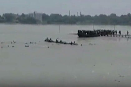 পশ্চিমবঙ্গের গঙ্গা নদীতে দুর্ঘটনা, প্রাণ গেল ৩ জনের
