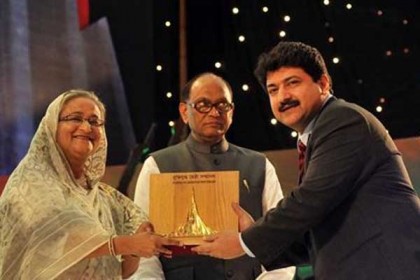বাংলাদেশের সম্মাননা ফেরত দেবেন হামিদ মীর