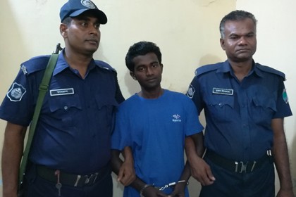 সম্পর্ক অস্বীকার করায় ছাত্রীকে হাতুড়িপেটা, প্রেমিক আটক
