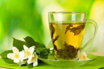 যে কারণে ভেষজ চা খাবেন