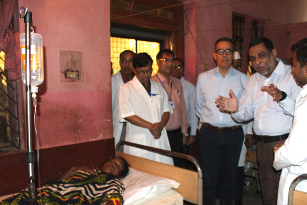 ঠাকুরগাঁওয়ে হাসপাতাল পরিদর্শনে সুইজারল্যান্ডের রাষ্ট্রদূত