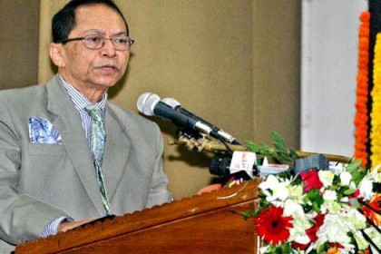 'অতি উৎসাহী কর্মকর্তা-কর্মচারী সরকারকে বিপথগামী করছে'