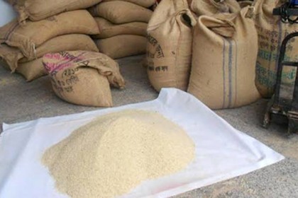 নেত্রকোনায় ত্রাণ বিতরণে অনিয়মের অভিযোগ 