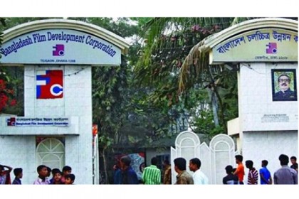চলচ্চিত্র শিল্পী সমিতির নির্বাচনে ভোটগ্রহণ চলছে