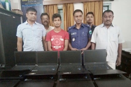 নাটোরে কলেজ থেকে চুরি হওয়া ১৩ ল্যাপটপ উদ্ধার, আটক ১