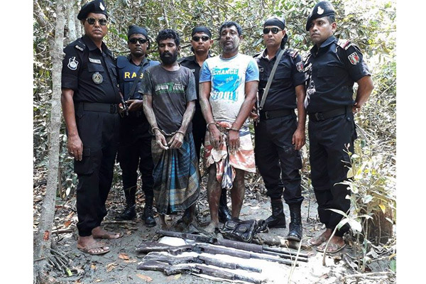 সুন্দরবনে র‌্যাবের অভিযানে অস্ত্রসহ আটক ২ 