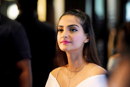 ভক্তদের প্রতি সোনমের আর্জি