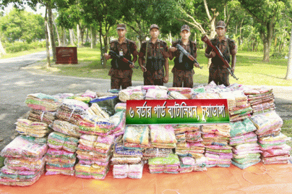 চুয়াডাঙ্গায় ৩৬ লাখ টাকার ভারতীয় শাড়ি ও থ্রি-পিস আটক