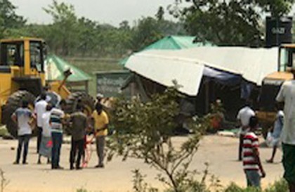 পূর্বাচলে চলছে উচ্ছেদ অভিযান