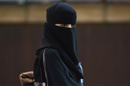 স্ত্রীকে তালাকের কারণ এক প্যাকেট নিমকি!